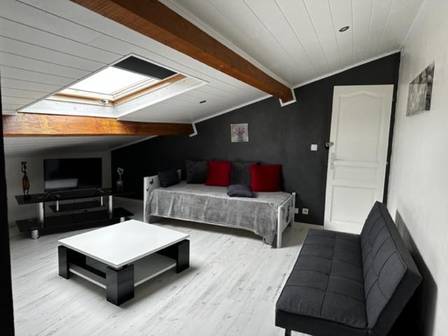 Appartement Mansarde Et Climatise 50 M2 Pompignan  Екстер'єр фото