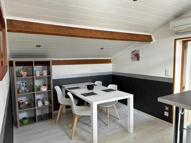 Appartement Mansarde Et Climatise 50 M2 Pompignan  Екстер'єр фото